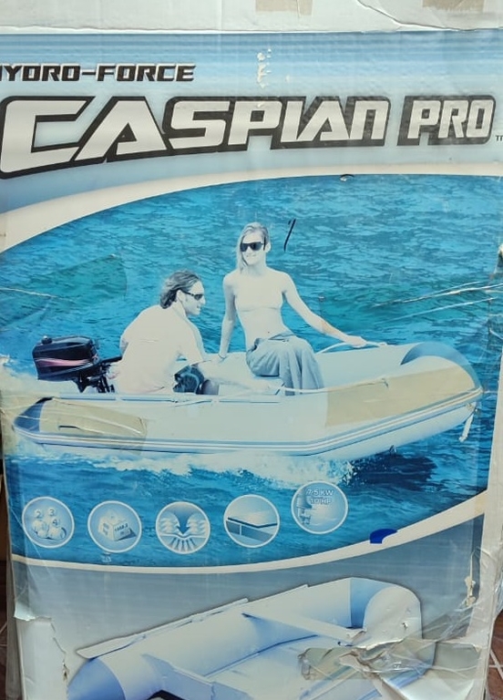 Лодка Caspian Pro 280*152*42, жестк. дно, до 480кг, насос, весла